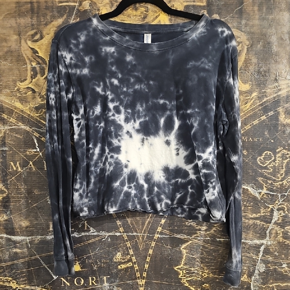 Black and White Graphic Crop Hoodie